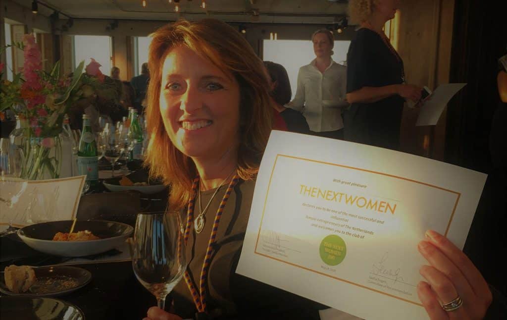 Sandra ter Horst poseert trots met nominering Next Women top 100.